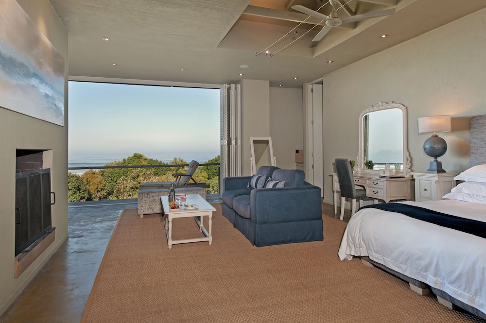South Wing, Suite, King Bed