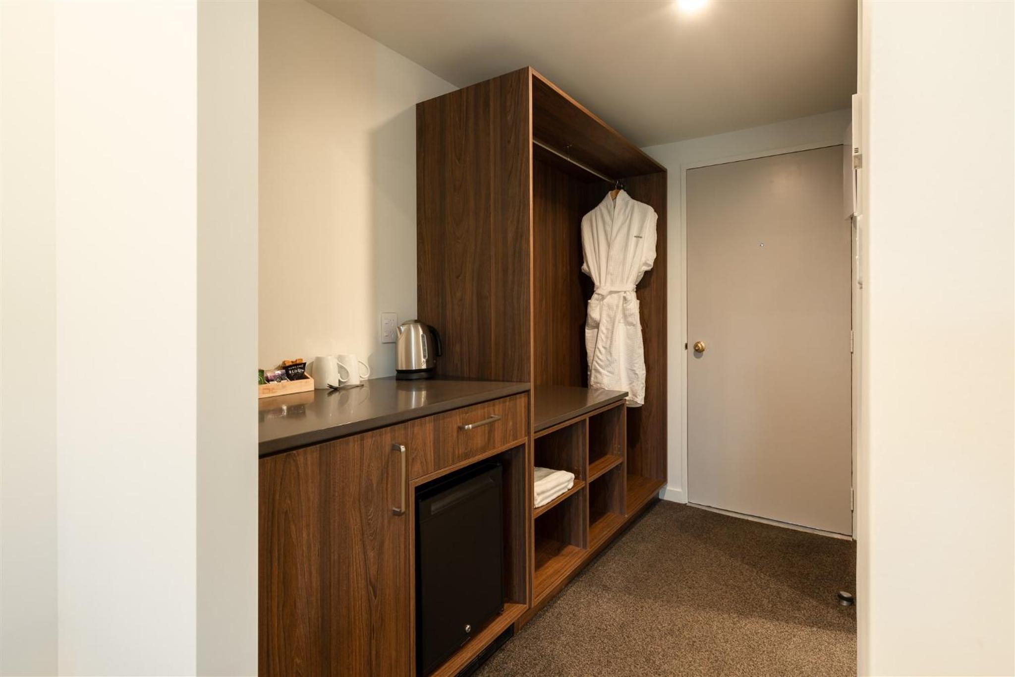 شقة بريميوم بسريرين كينج، Edgewater Hotel 5/6