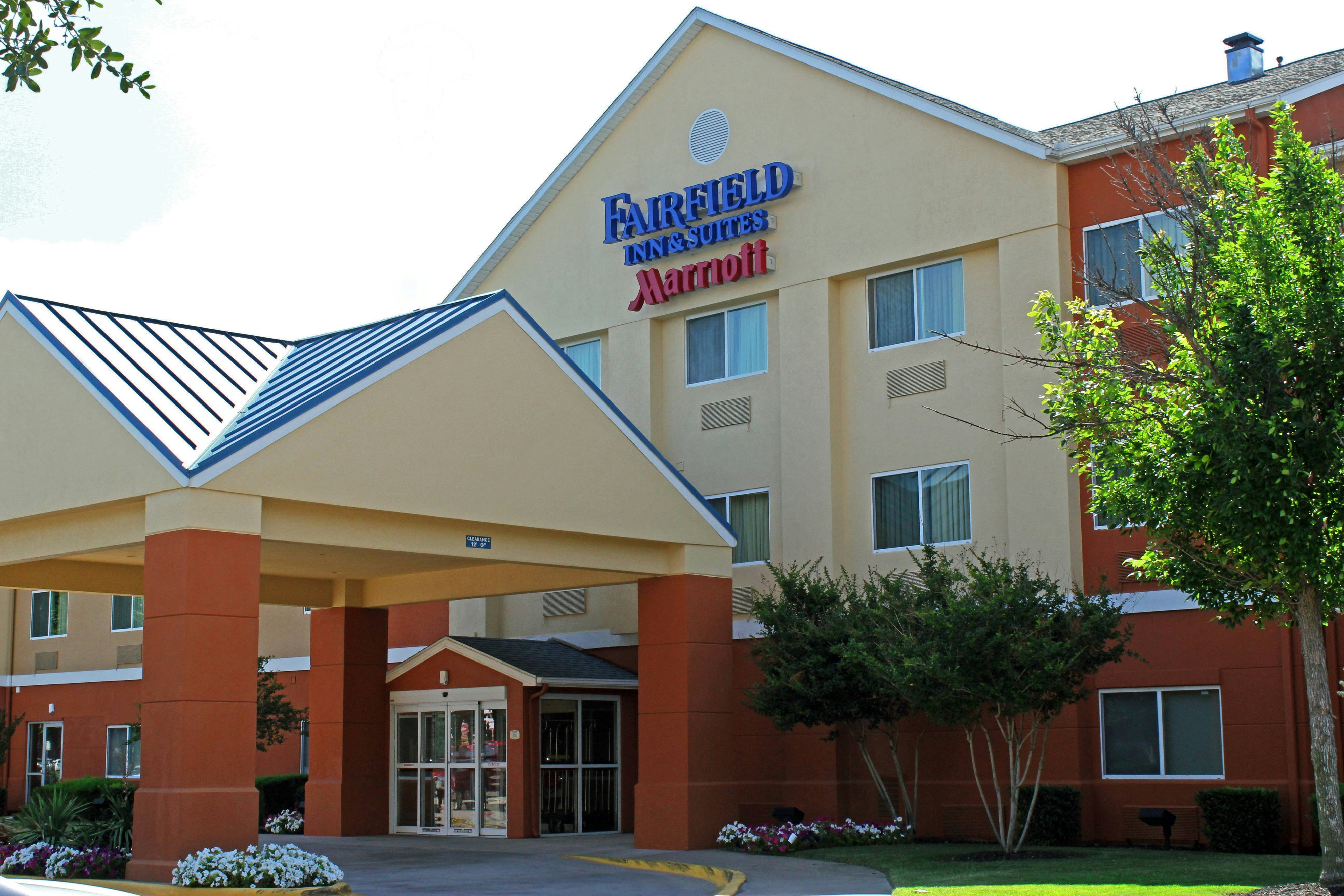 Fairfield Inn And Suites Dallas Park Central 1/8