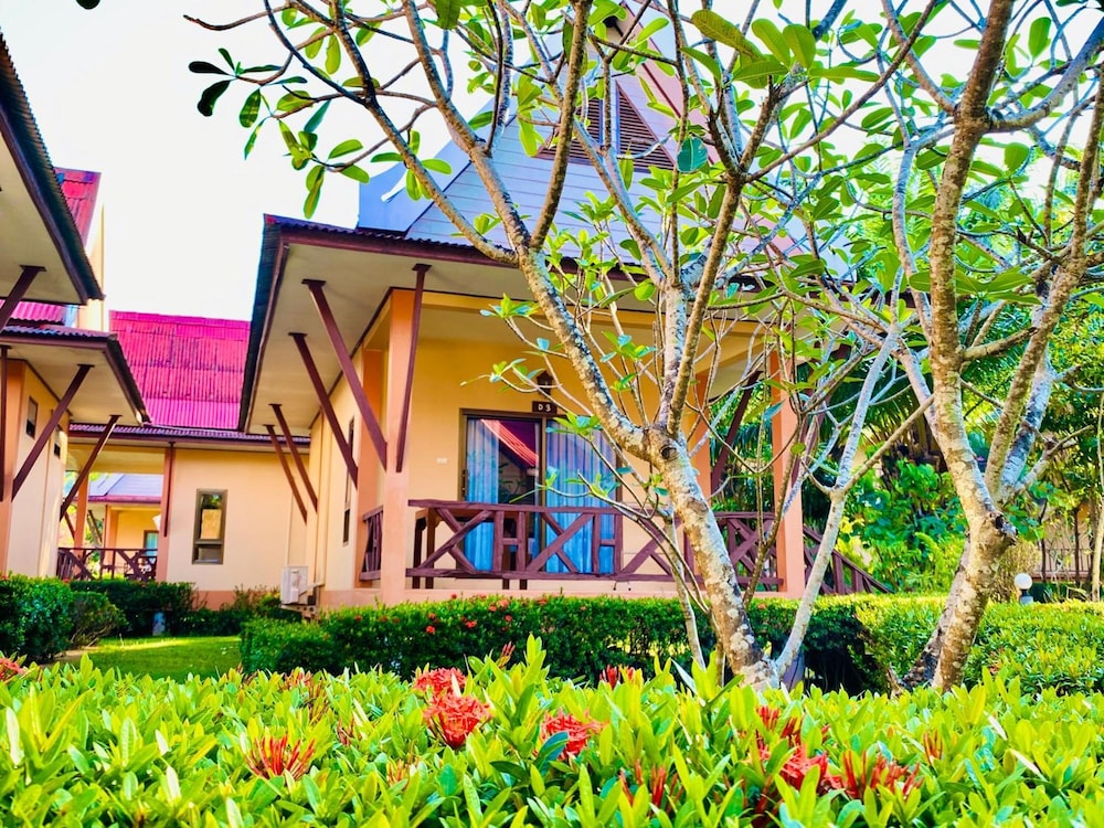 Kaibae Hut Resort 60/66