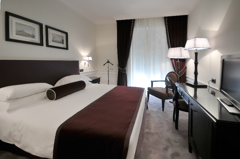EXECUTIVE, SINGLE, DOUBLE BED