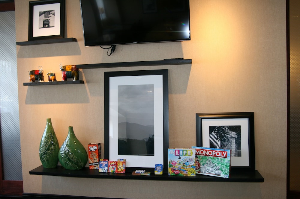 Hampton Inn Pine Grove 42/58