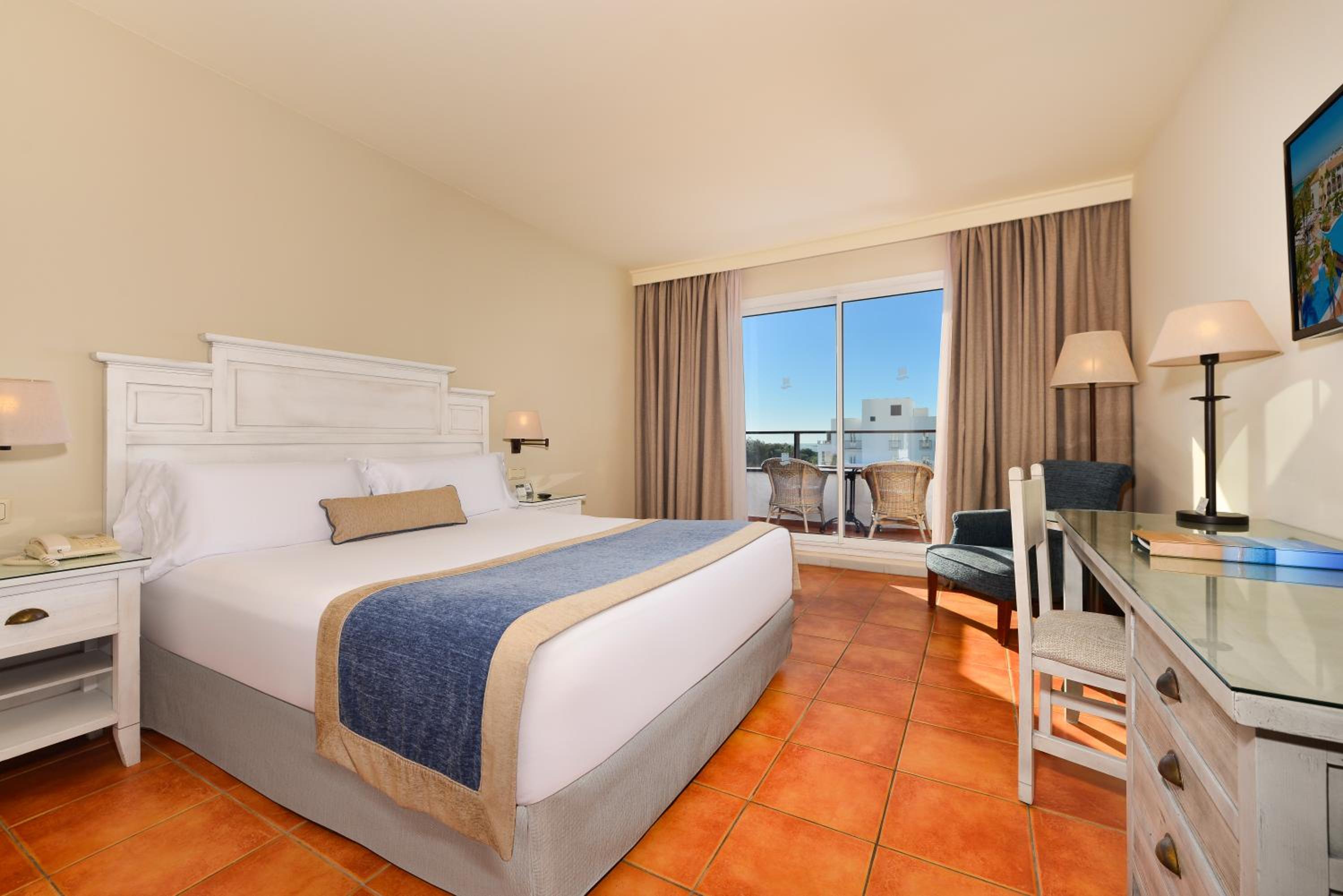 Room, Twin Beds, Side Sea View