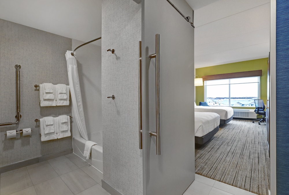 Holiday Inn Express And Suites Port Elgin 14/50