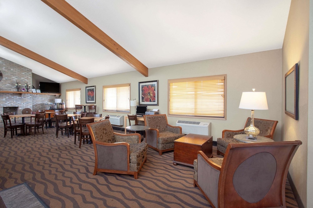 AmericInn by Wyndham Albert Lea 11/14