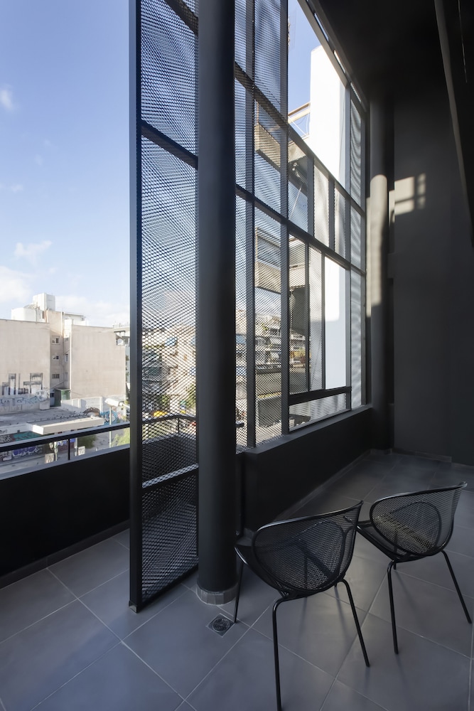 Thisean Modern Suites 38/50