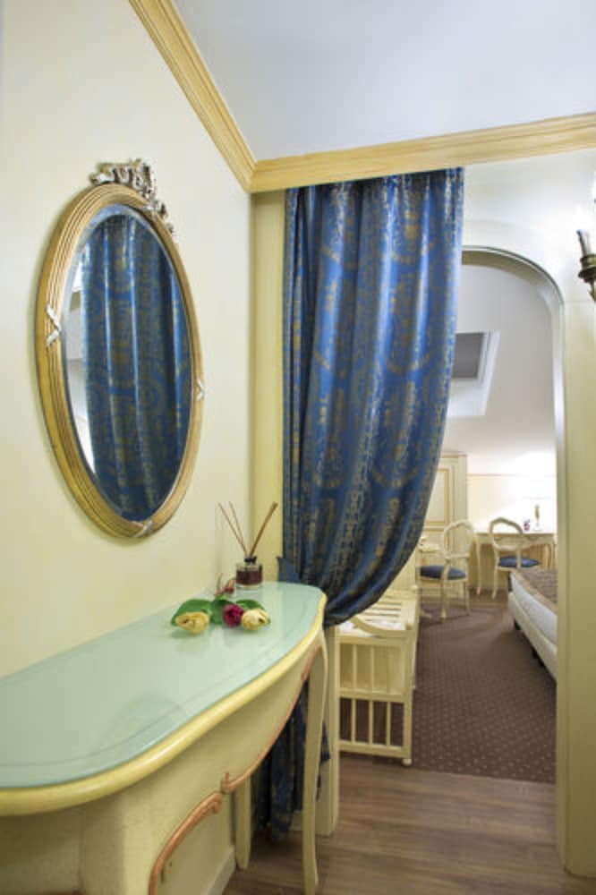 Vip's Motel Luxury Accommodation & Spa 35/72
