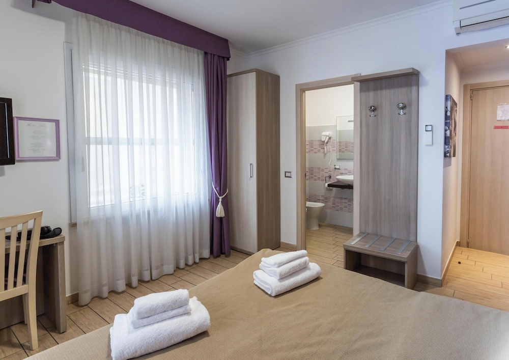Hotiday Room Collection - Rome Barberini 33/49