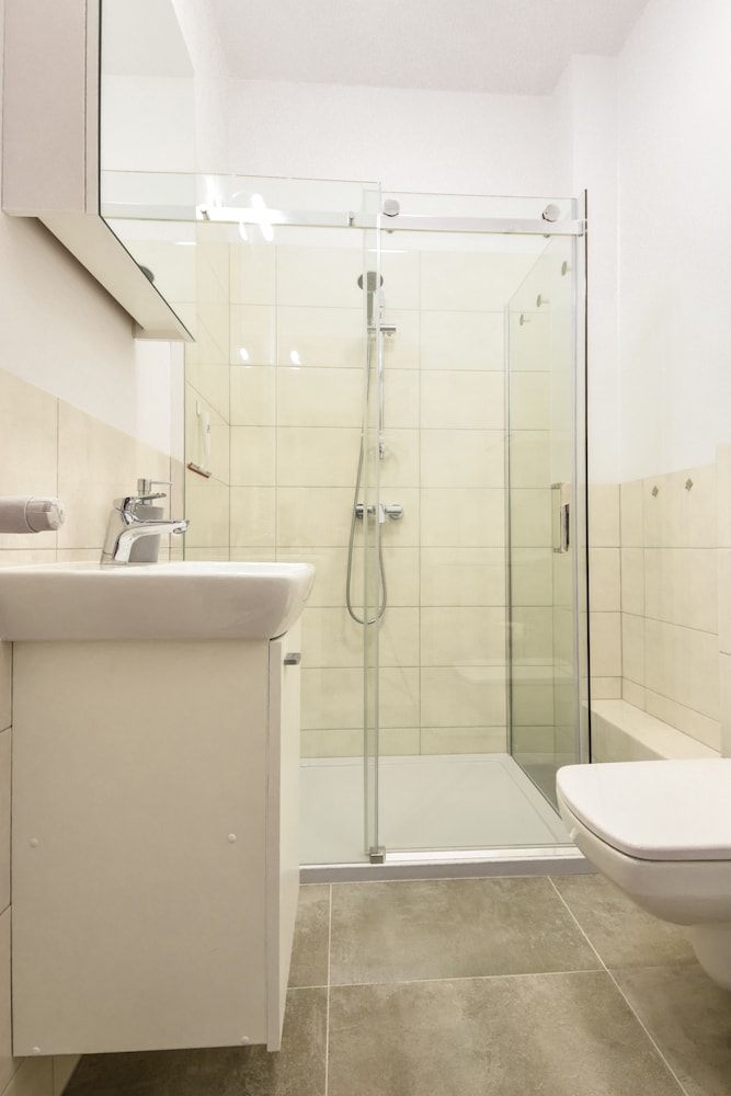 Shortstaypoland Srebrna (B36) 20/22