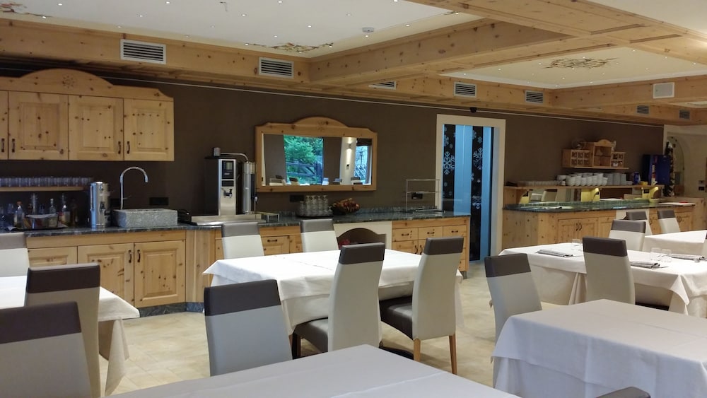 Alba Alpine Hotel 65/71