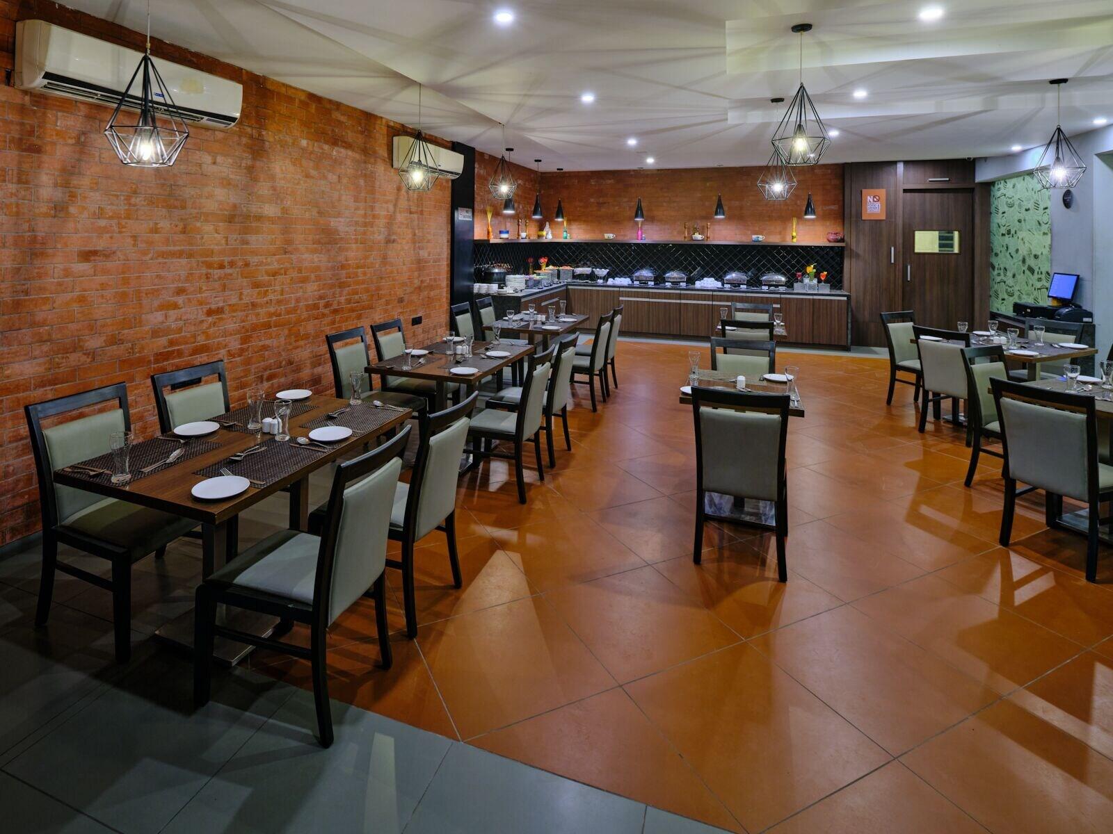 Pride Biznotel Manjusar (ex Mango Hotels Tansha Regal) 36/50