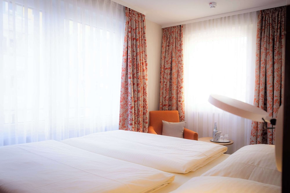 COMFORT, DOUBLE BED, CORNER