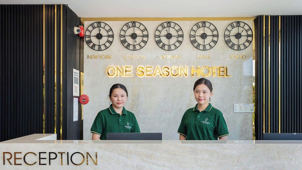 Ngoc Hanh Beach Hotel 7/75