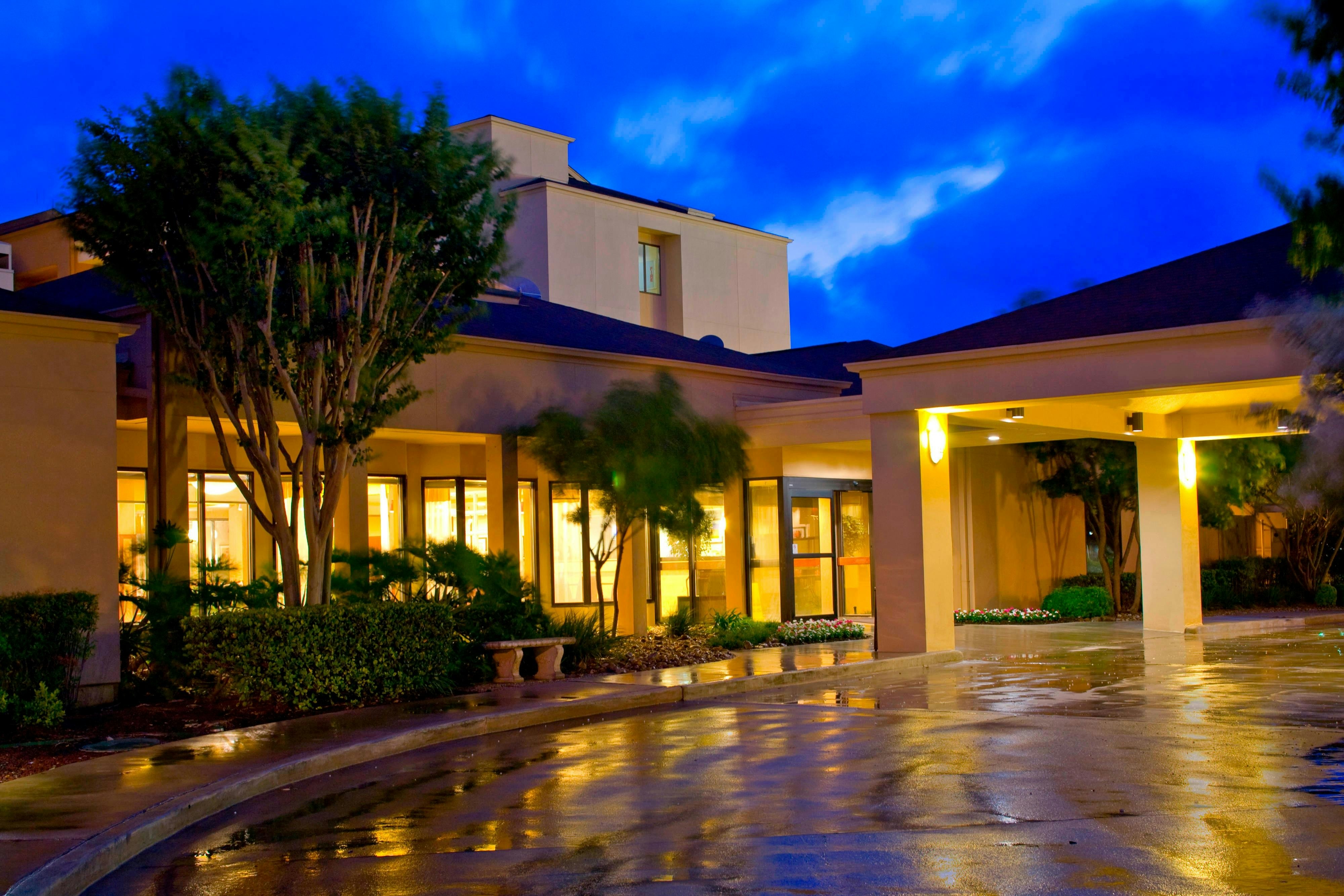 Courtyard San Antonio Airport 1/1
