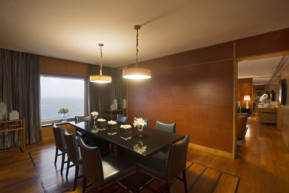 TAJ LANDS END 74/84