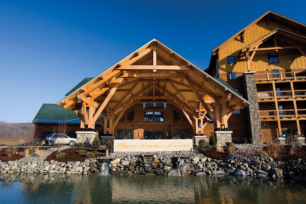 Hope Lake Lodge Indoor Waterpark 42/50