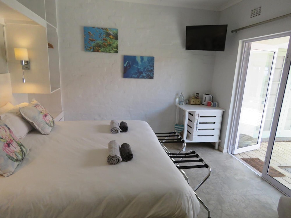Bare Feet Retreat 11/50