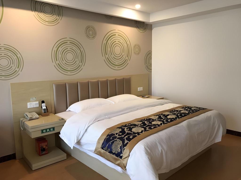 Greentree Inn Jiangsu Suqian Sucheng District Weishanhu Road Business Hotel 8/12