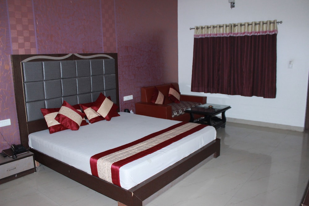 Hotel Dev Residency 15/50