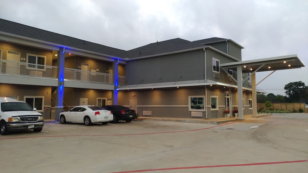 Haven Inn & Suites 49/63