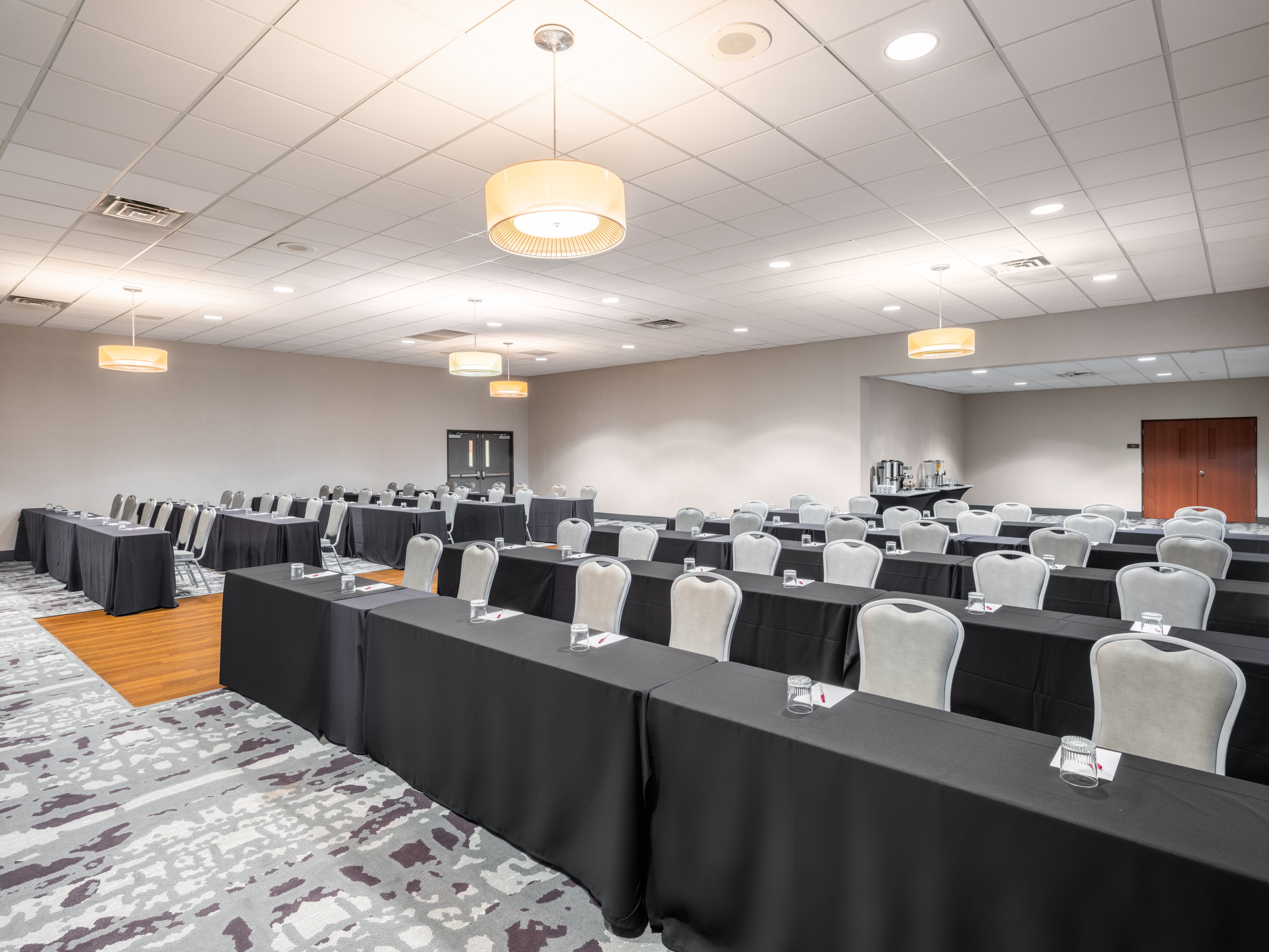 CROWNE PLAZA MILWAUKEE AIRPORT 62/81