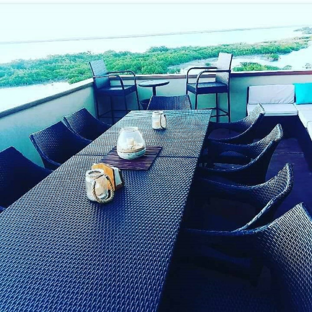 Lina Point Belize Overwater Resort 58/78