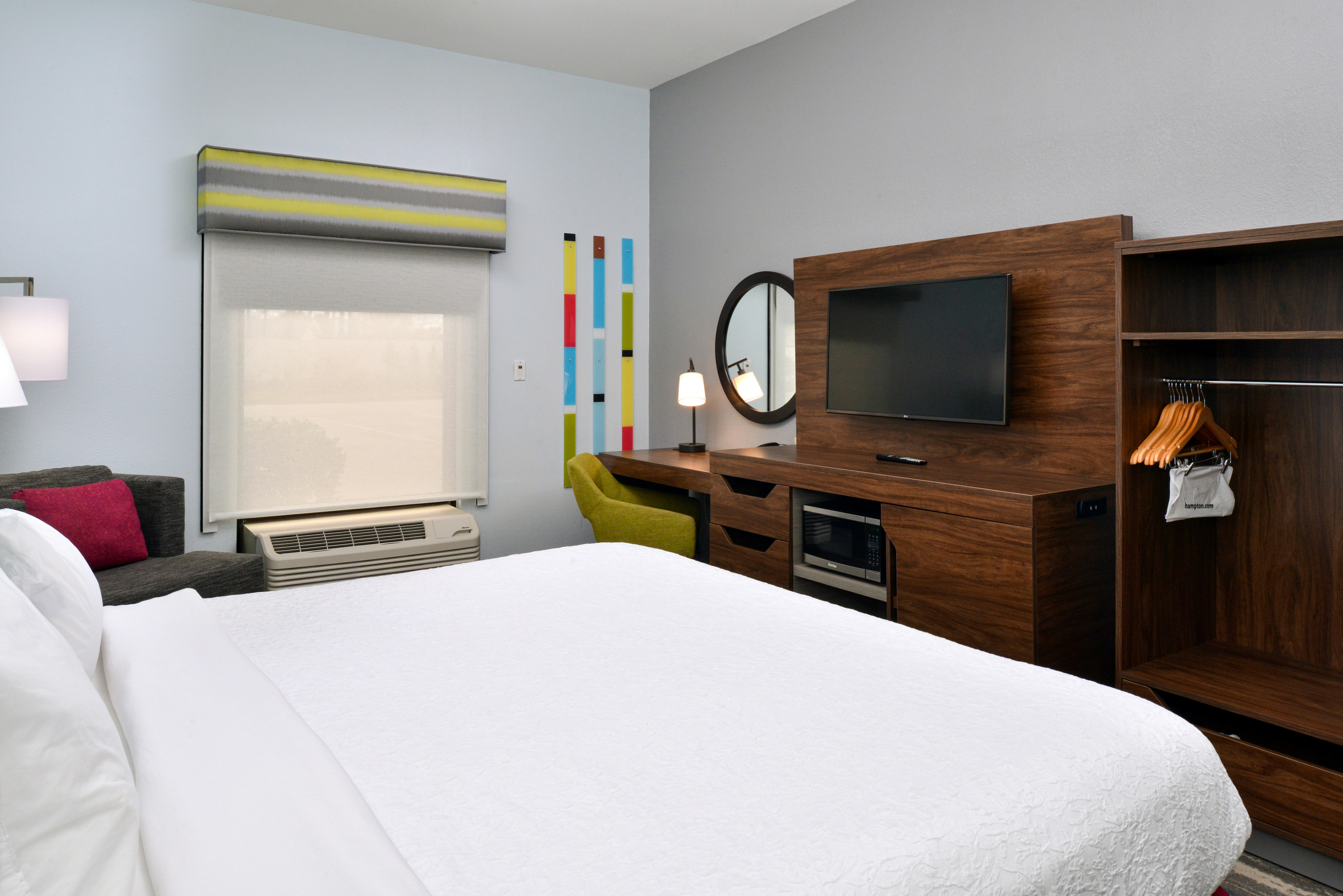 ROOM, KING BED, ACCESSIBLE