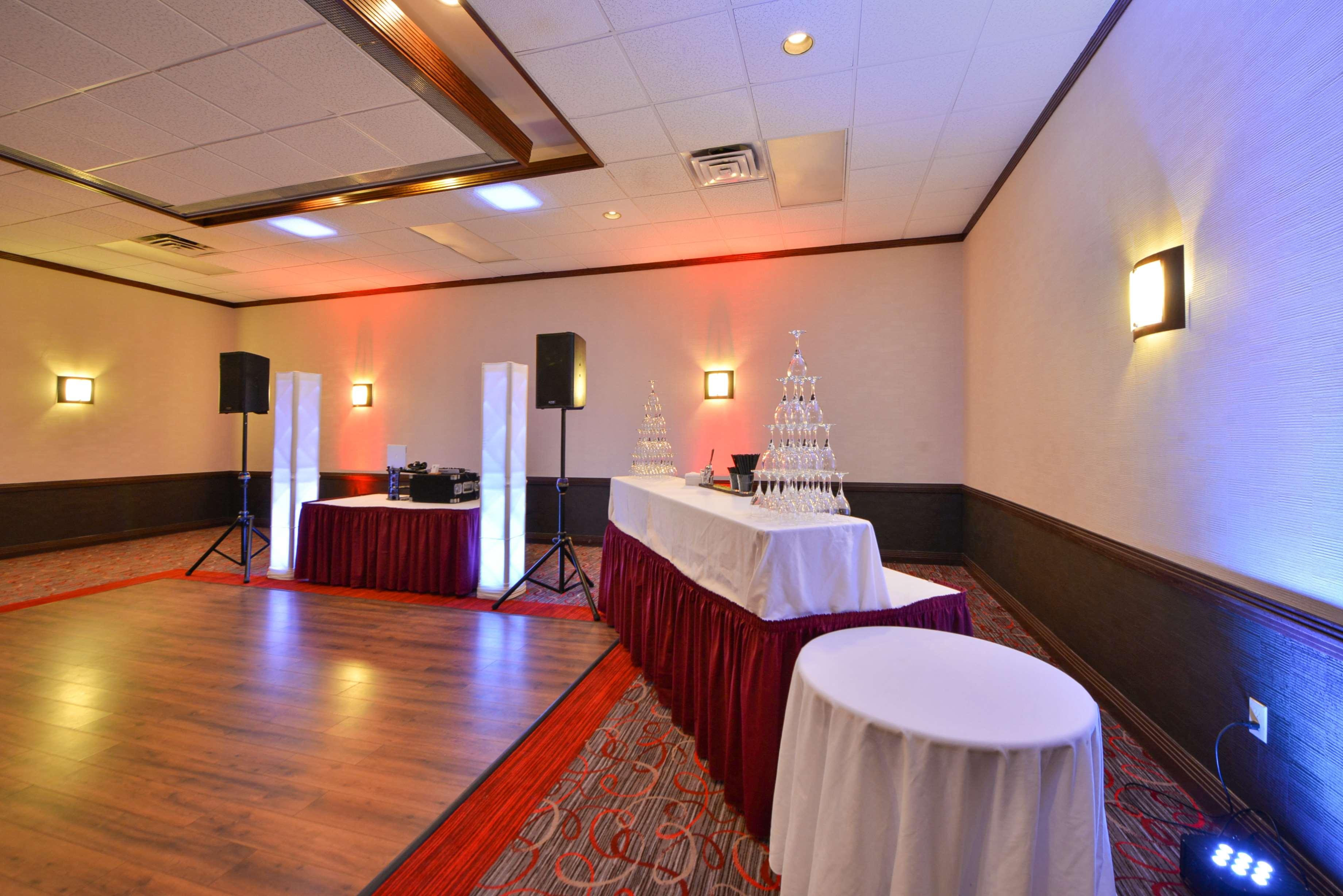 Radisson Hotel Madison 18/43