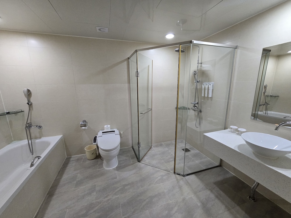 Narsha Hotel 49/53