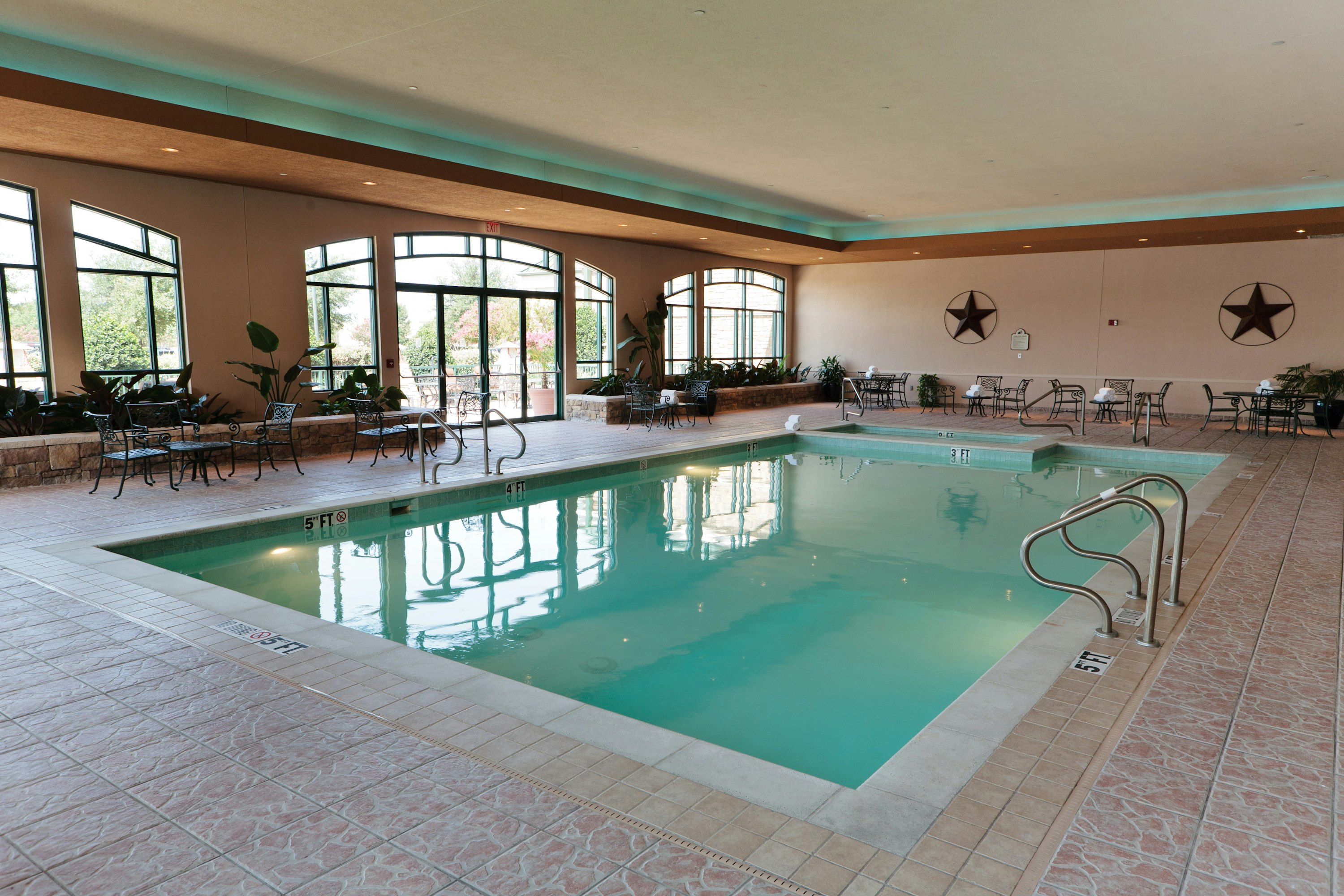 Embassy Suites by Hilton Grapevine DFW Airport North 18/50