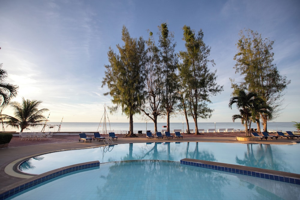 Eurasia Cha Am Lagoon 44/50