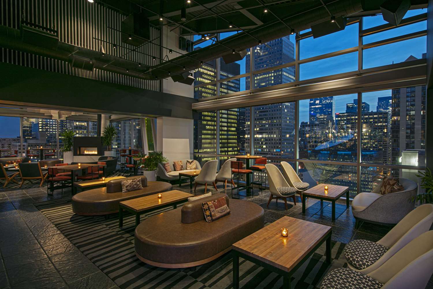 theWit Chicago, a Hilton Hotel 33/67