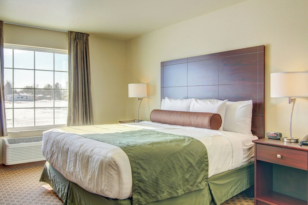 Cobblestone Inn & Suites - Harvey 12/50