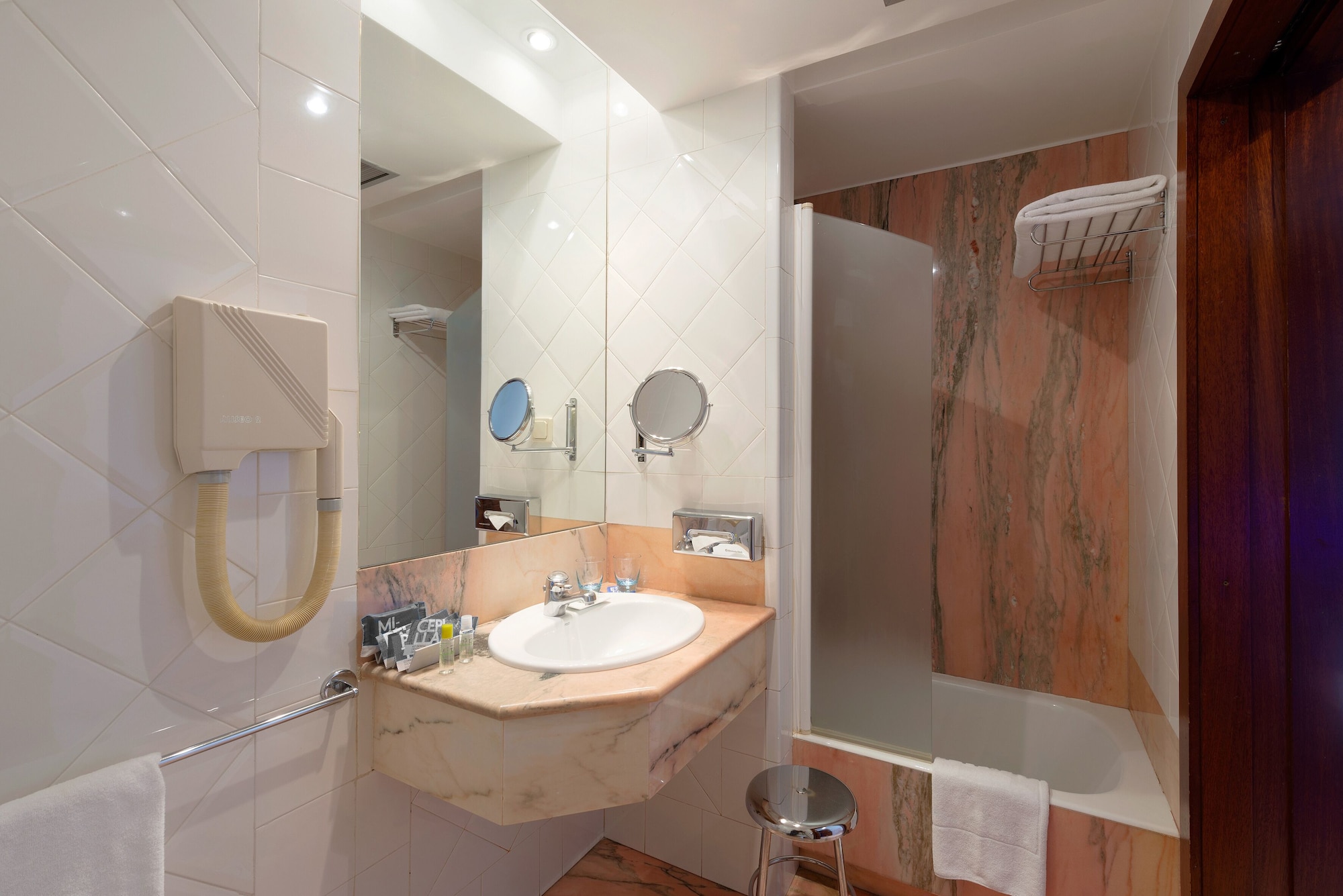غرفة سوبيريور بسرير كينج، Hotel Murcia Rincon de Pepe Affiliated by Melia (ex Tryp Murcia) 10/10