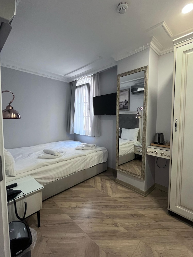 BUDGET, DOUBLE BED