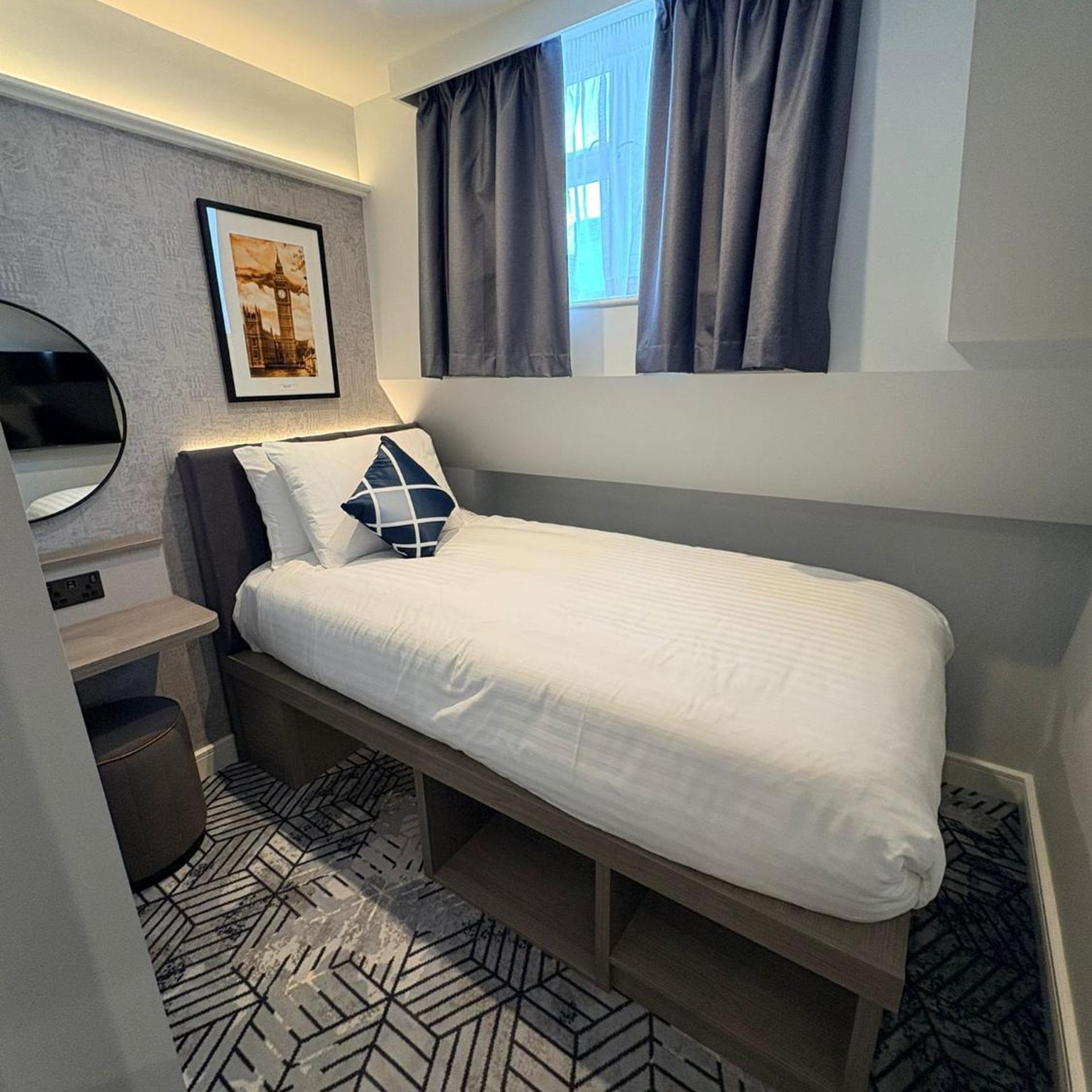 Efficiency, Single, Single Bed 4/8
