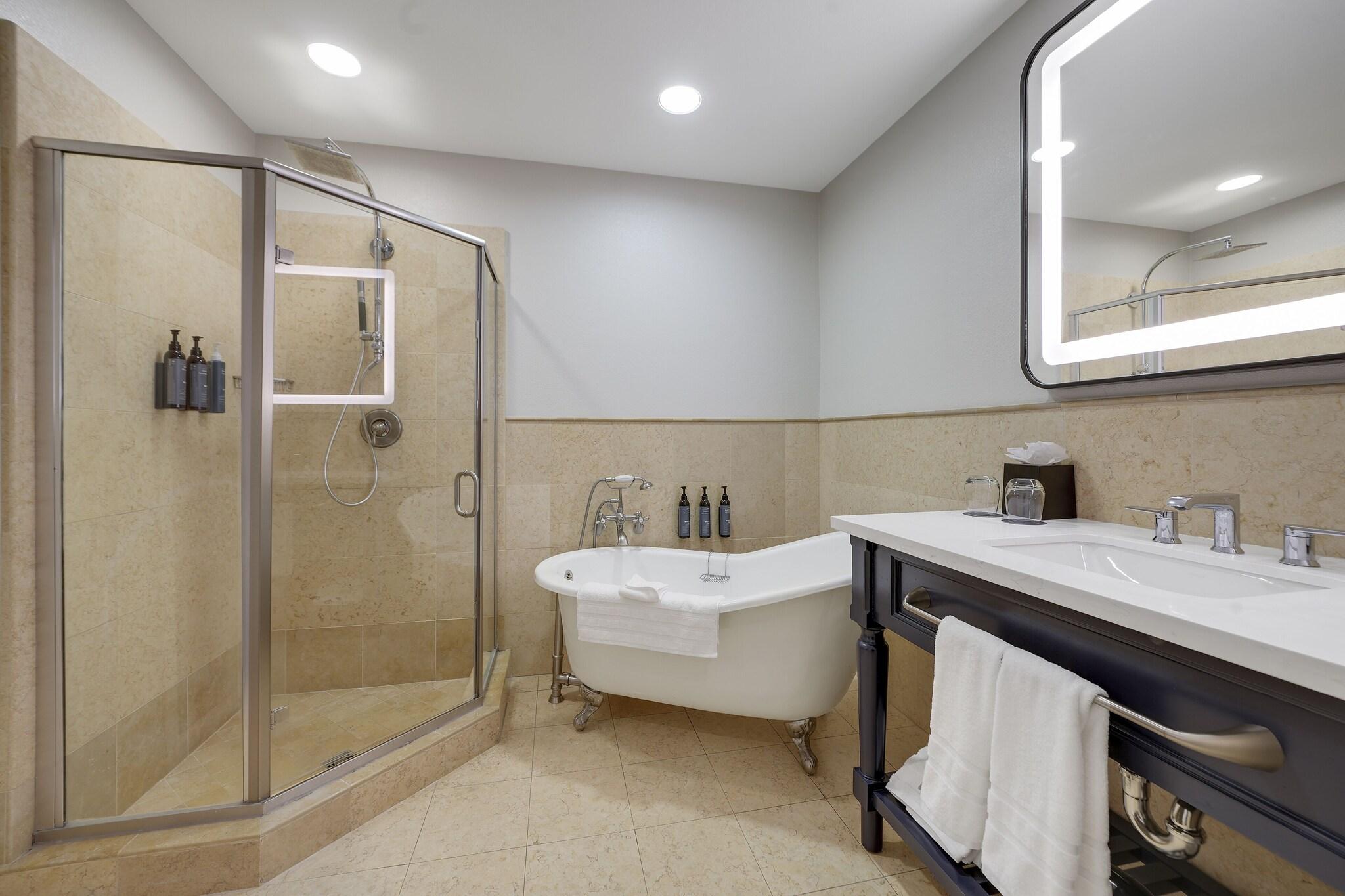 Junior Suite, King Bed, The Westin Sacramento Riverfront Hotel & Spa 4/4