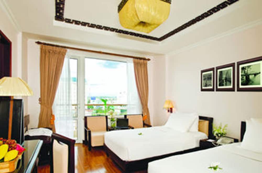 Cherish Hotel 16/50