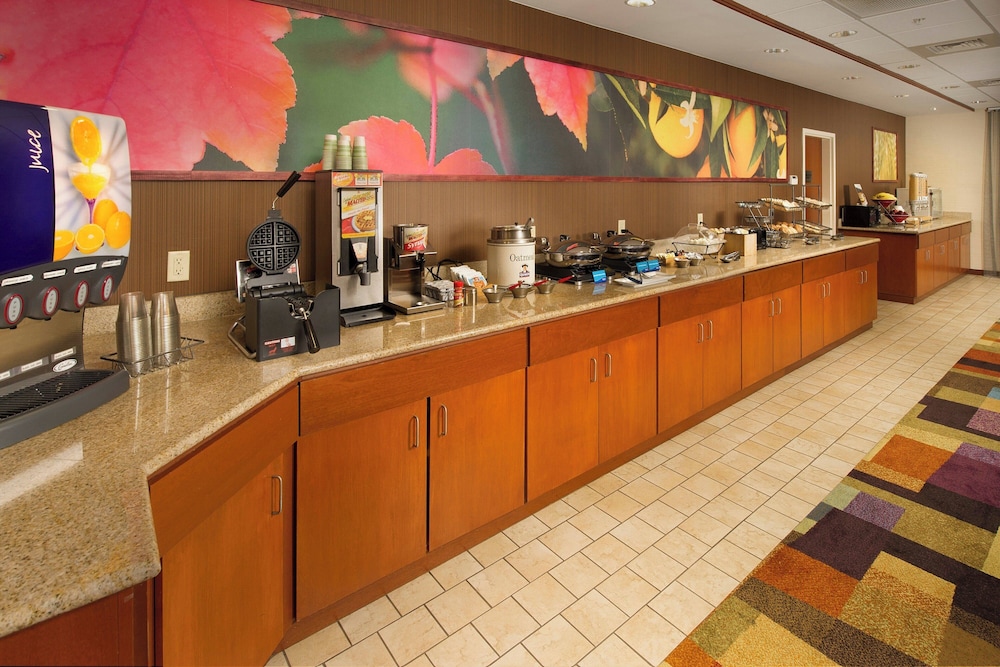 Fairfield Inn & Suites By Marriott Waco North 7/73
