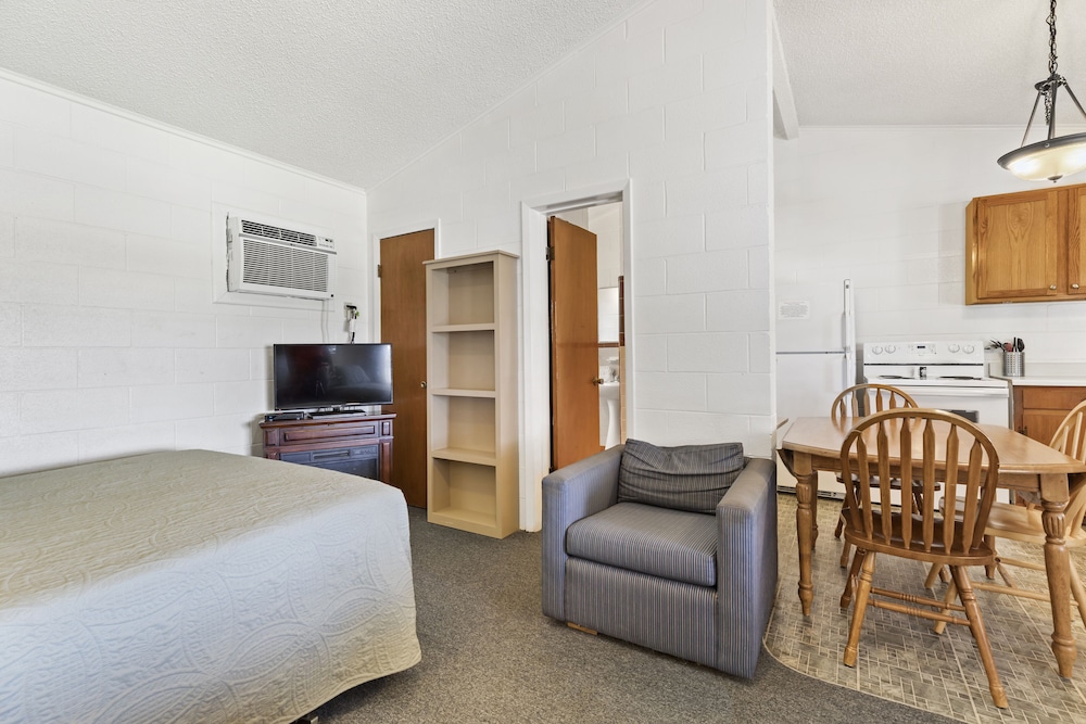 Thunderbird Resort & Event Center 37/80