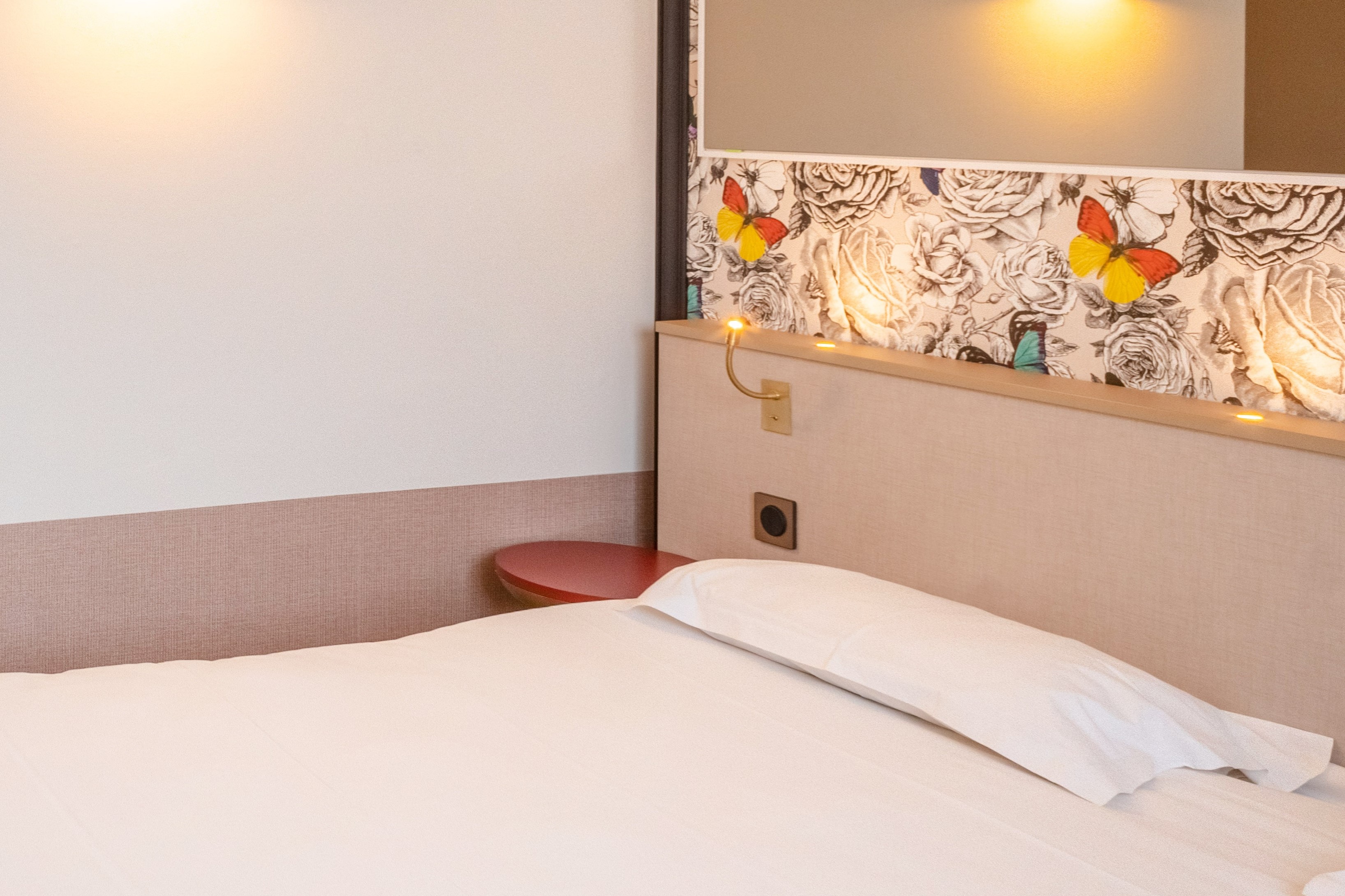 غرفة قياسية بسرير مزدوج، Brit Hotel Nantes La Beaujoire - L Amandine 3/5