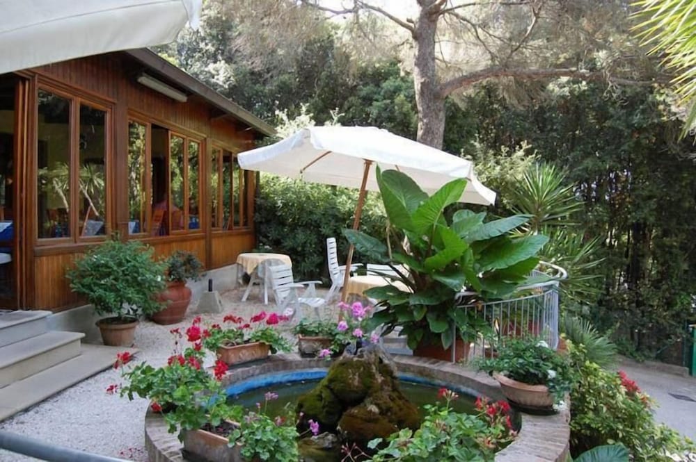 Hotel La Rosa Del Tirreno 31/40