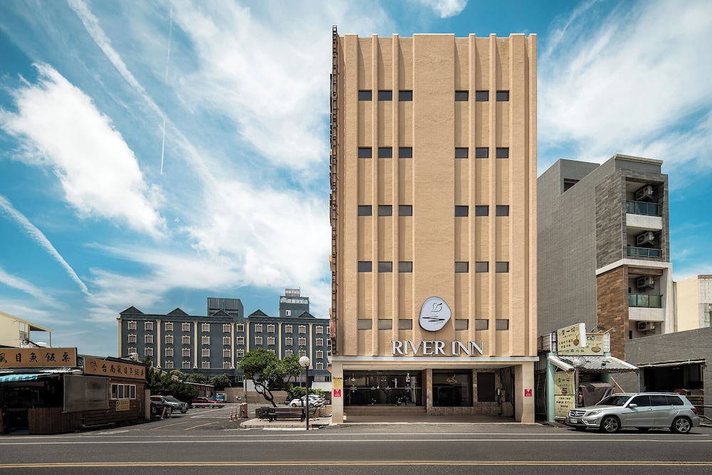 The Riverside Hotel Hengchun 57/60