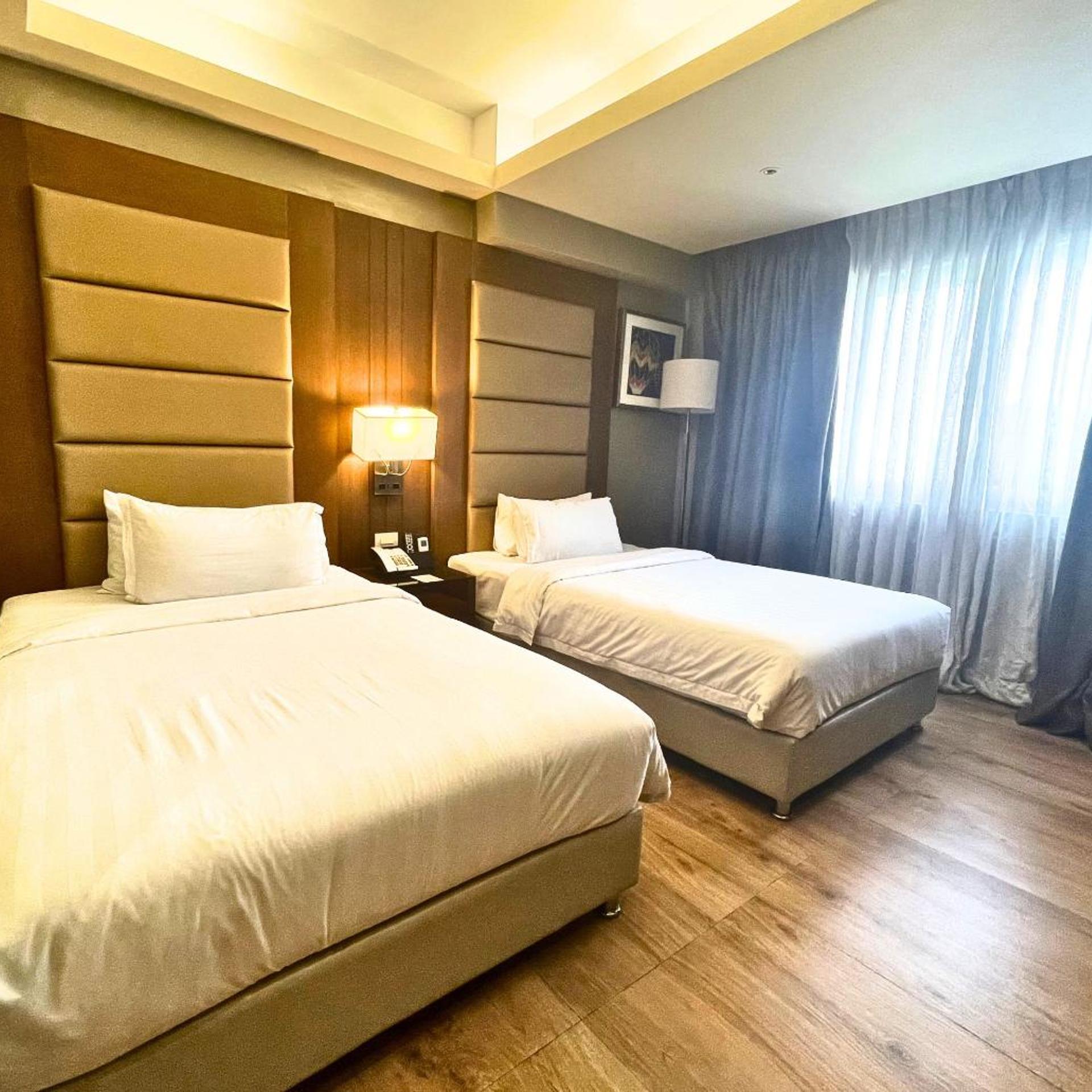 Deluxe, Twin Beds