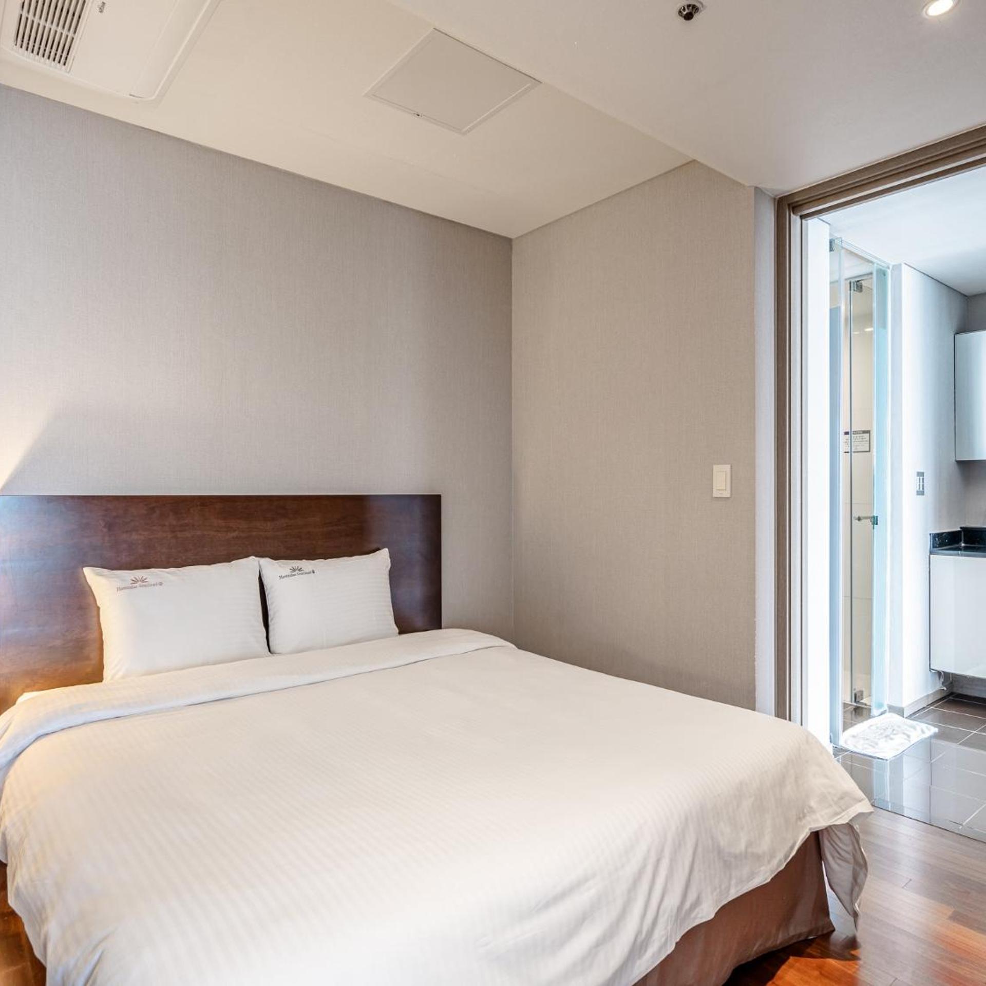 Ocean, Suite, Corner