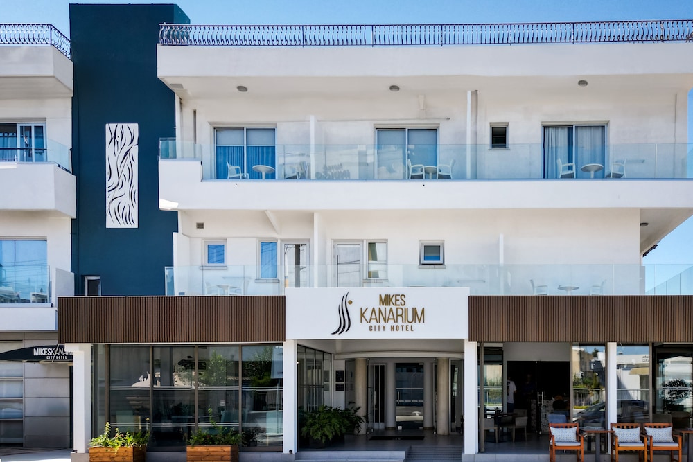 Mikes Kanarium City Hotel in LARNACA
