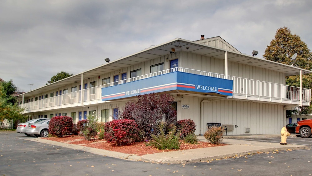 Motel6 Des Moines, IA - North 8/61