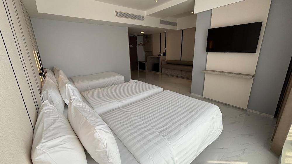 Grand Whiz Hotel Praxis Surabaya 15/43