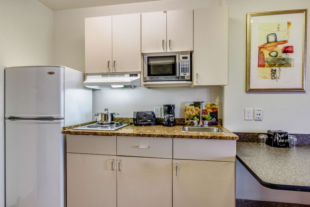Motel6 Saskatoon, SK 40/55