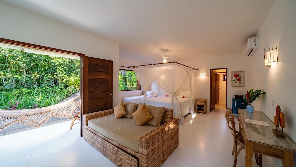 LUXURY, SUITE